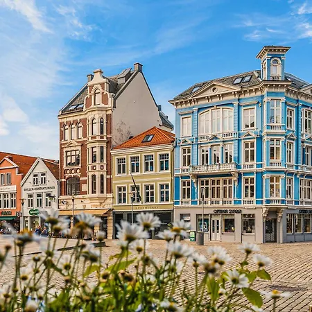 Dinbnb - History Meets Modern I 3-story House * برغن