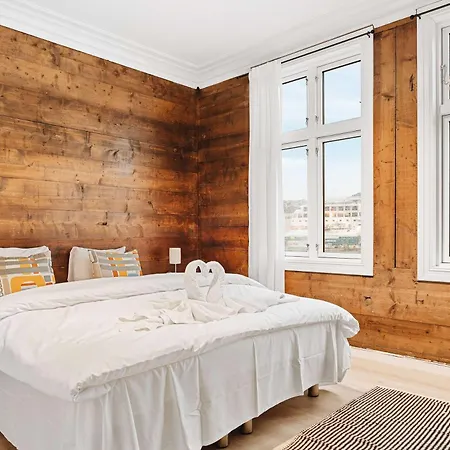 Dinbnb - History Meets Modern I 3-story House * برغن