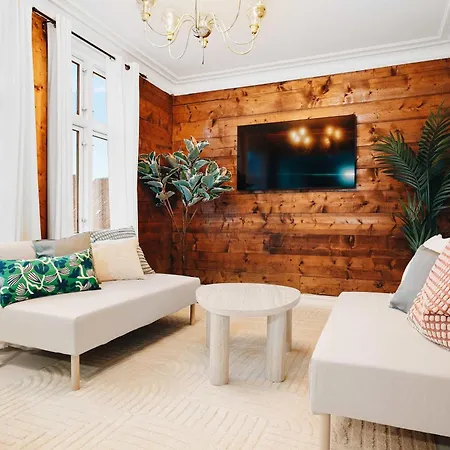 بيت للعطل Dinbnb - History Meets Modern I 3-story House *