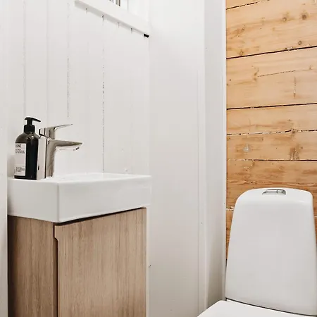 Dinbnb - History Meets Modern I 3-story House Casa de Férias